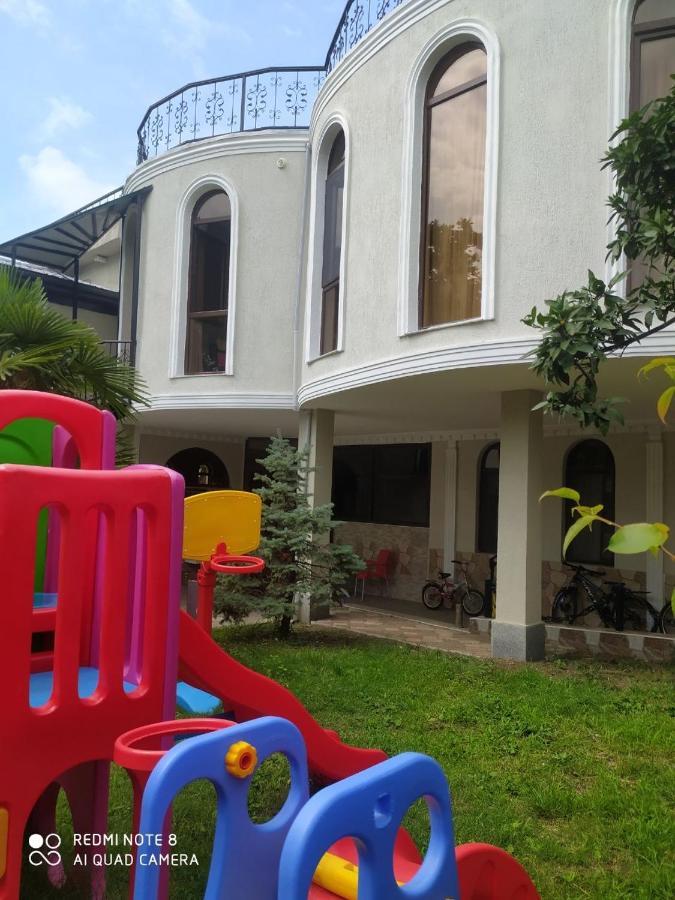 차크비 House On Moryakov 55 아파트 호텔 외부 사진