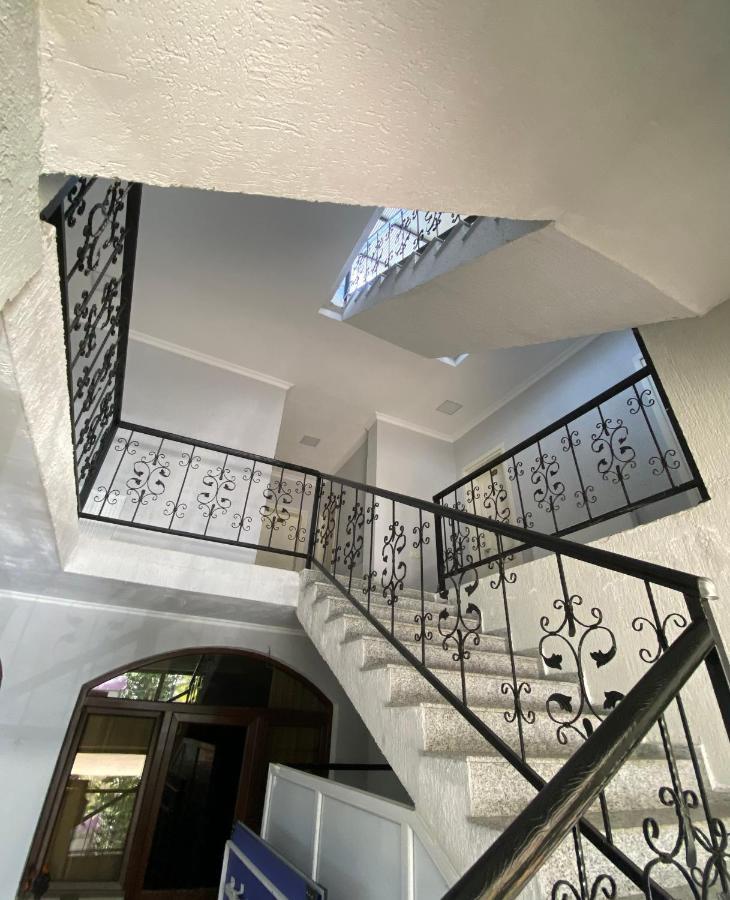 차크비 House On Moryakov 55 아파트 호텔 외부 사진