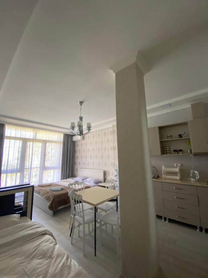 차크비 House On Moryakov 55 아파트 호텔 외부 사진