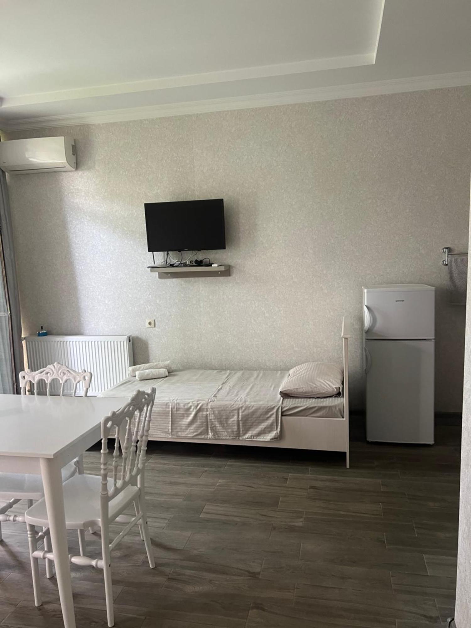 차크비 House On Moryakov 55 아파트 호텔 외부 사진