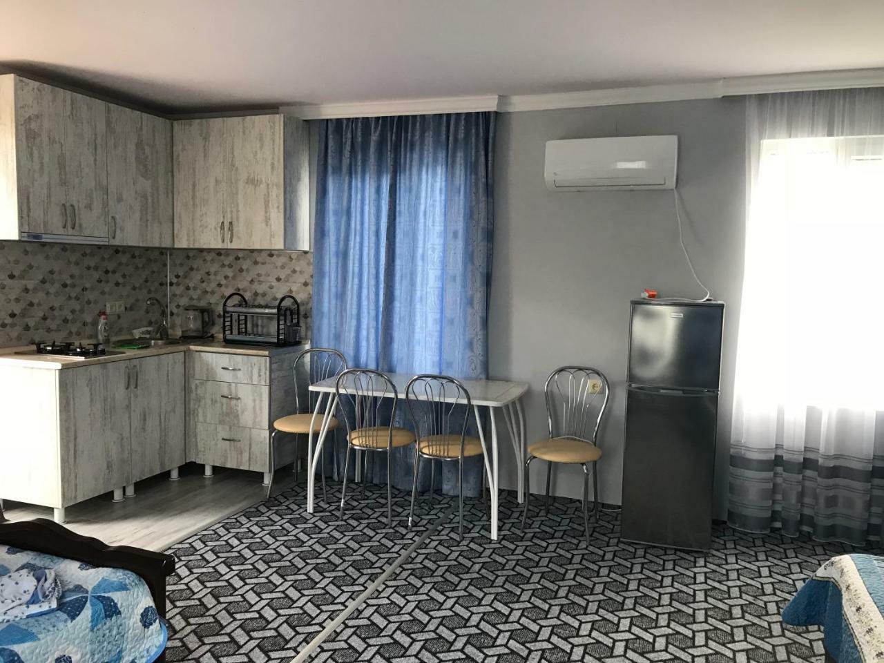 차크비 House On Moryakov 55 아파트 호텔 외부 사진